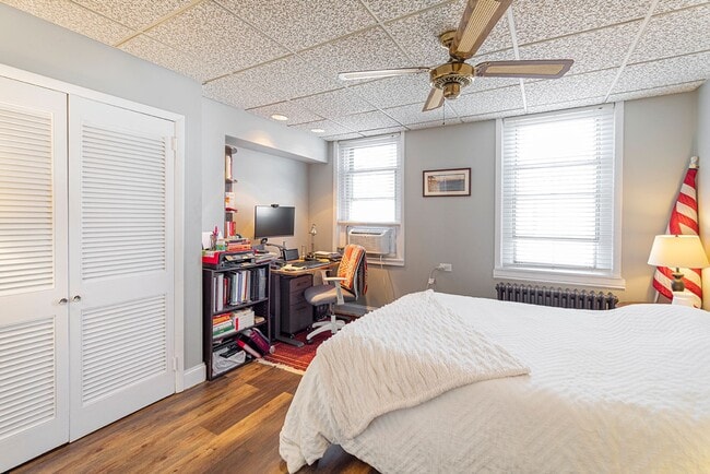 Building Photo - Fitler Square Three Bed Home