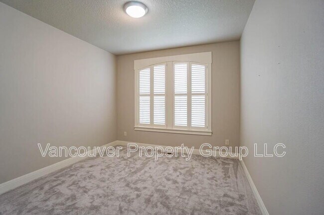 Building Photo - 14700 NE 113th St
