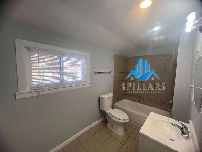 Building Photo - 5647 Sohl Ave