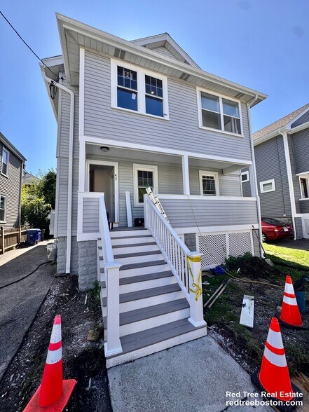 Building Photo - 43 Gardena St