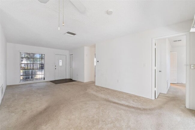 Building Photo - 4456 Great Lakes Dr N