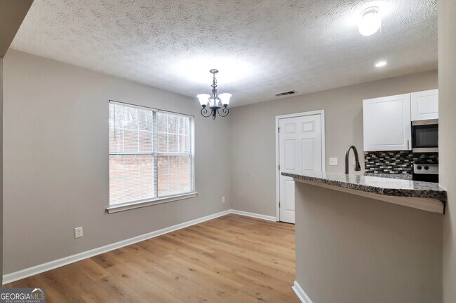 Building Photo - 5901 Valley Green Rd