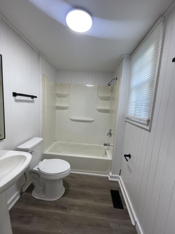 Building Photo - 407 Connecticut Ave