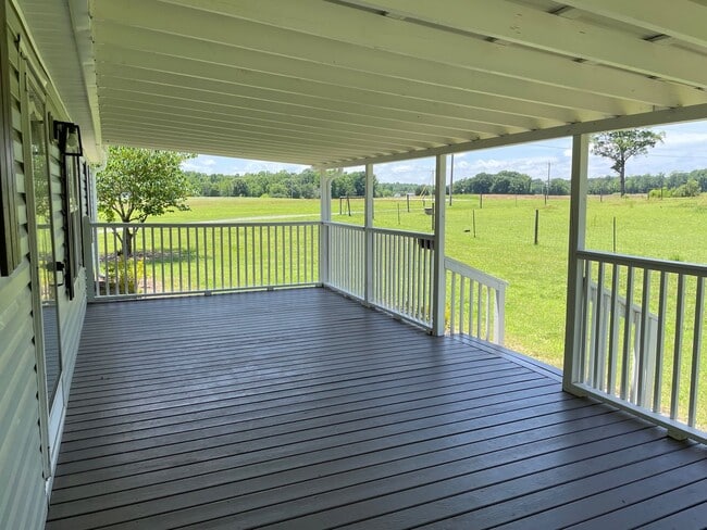 Building Photo - Beautiful 3 Bed, 2.5 Bath Home located in ...