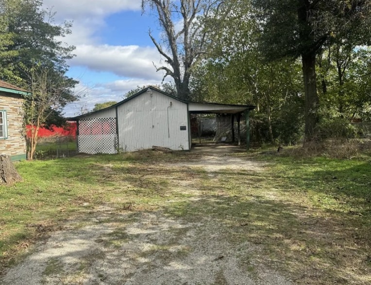 Building Photo - 206 Chance St