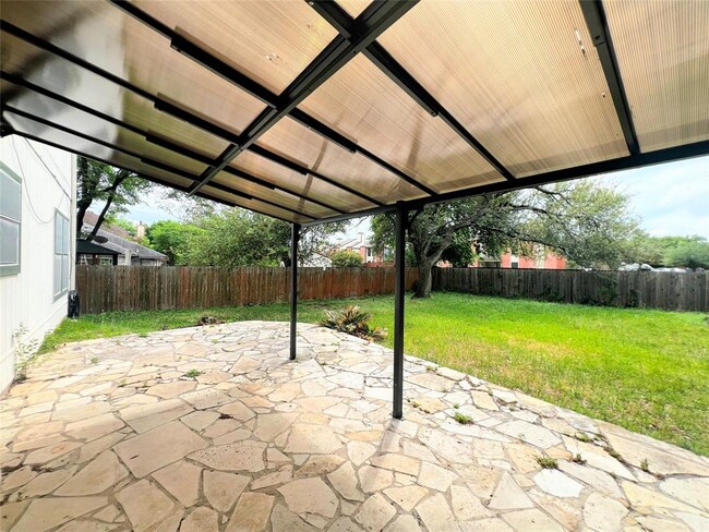 Building Photo - 12416 Beartrap Ln