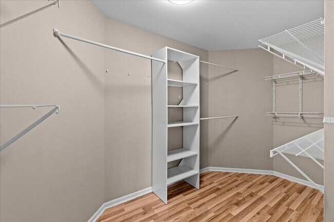 Building Photo - 49 Equestrian Dr