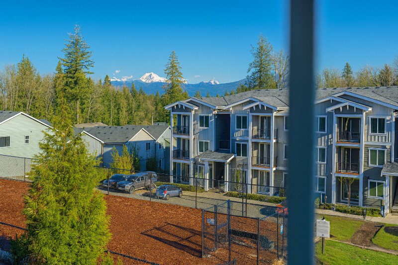 Building Photo - 10103 16th Pl SE