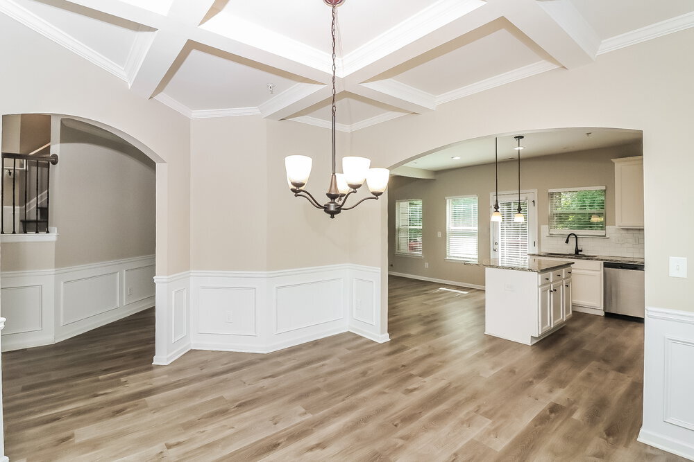 Building Photo - 490 Dutchview Dr
