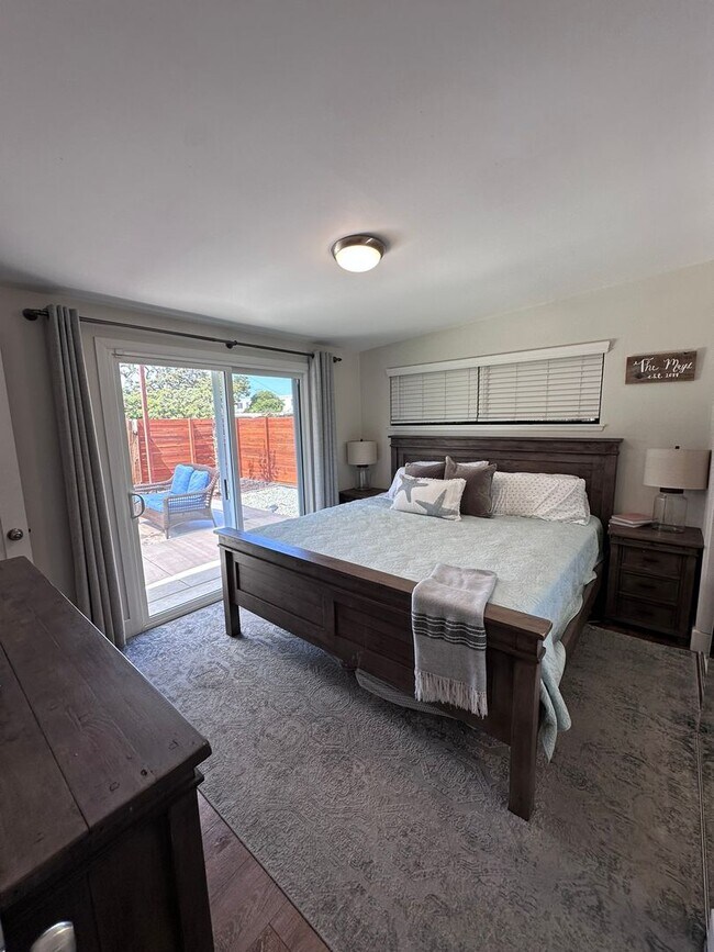 Building Photo - Open Floor Plan in this Stunning 3 bedroom 2 bath home in Imperial Beach!