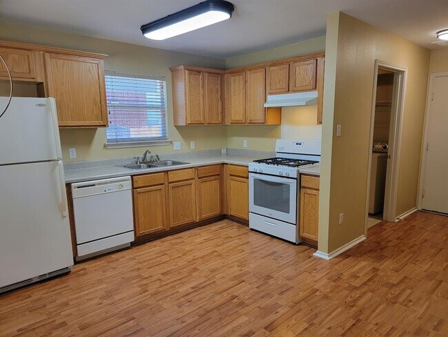 Building Photo - 14808 Sassafras Trail