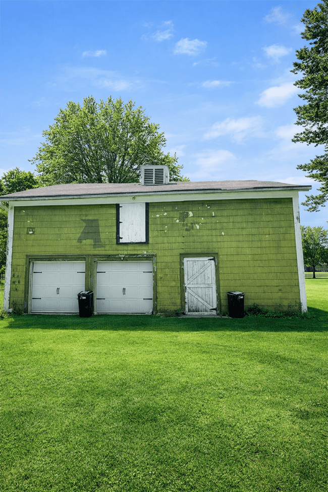 Building Photo - 4933 N Parma Rd