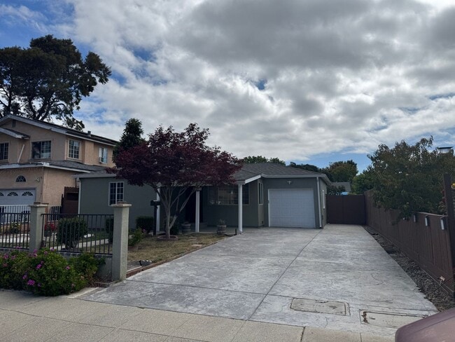 Primary Photo - Charming 2 bedroom, 1 bathroom house