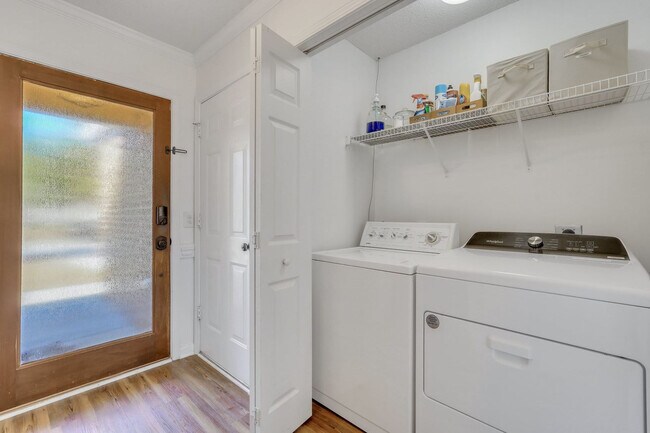 Building Photo - 142 West Tisbury Lane