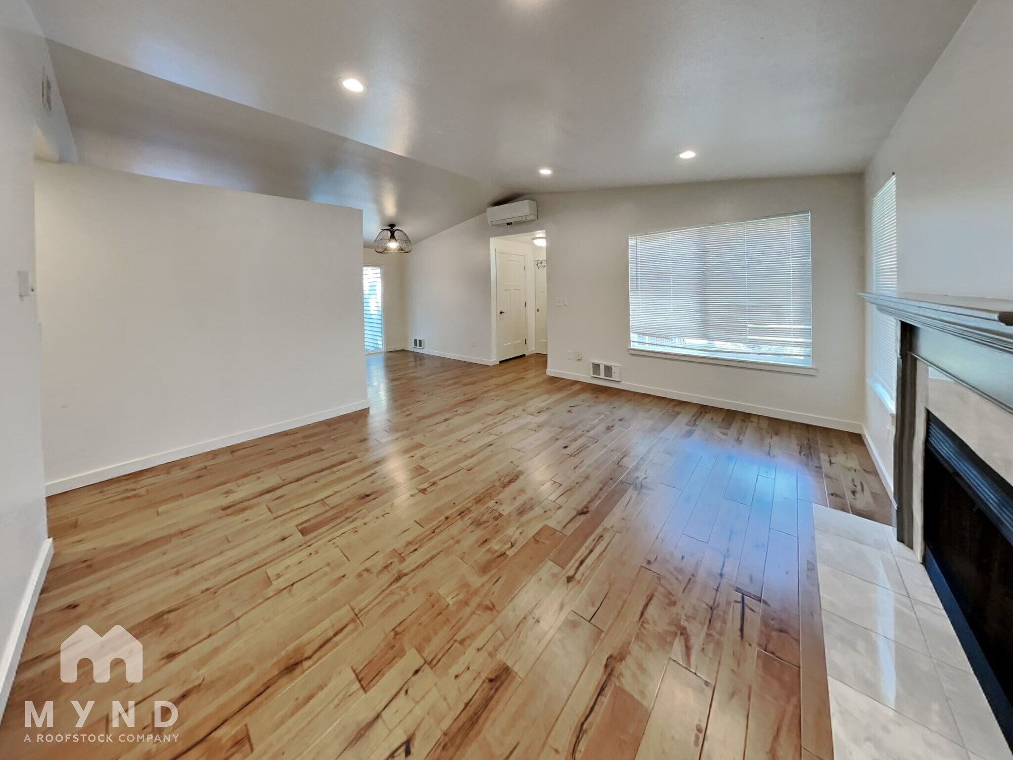 Building Photo - 11709 NE 98th St
