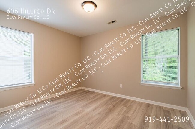 Building Photo - 606 Hilltop Dr