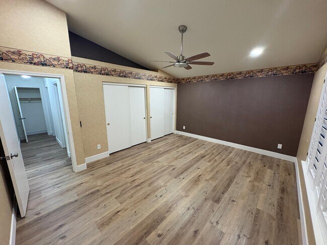 Building Photo - 461 E Pinto Dr