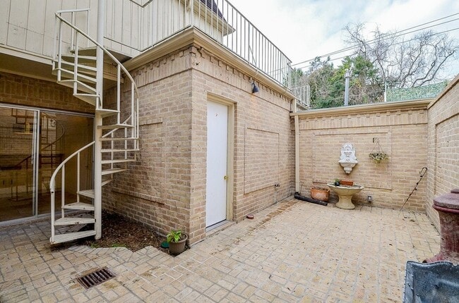 Building Photo - 44 Bayou Pointe Dr