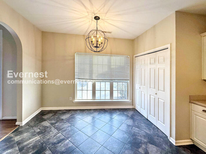 Building Photo - 607 Parkside Cir