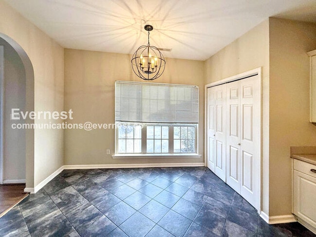 Building Photo - 607 Parkside Cir