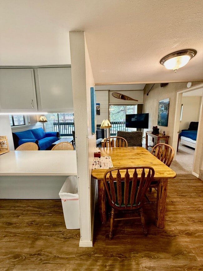 Building Photo - Winter Rental – Mountain Shadows, Center o...