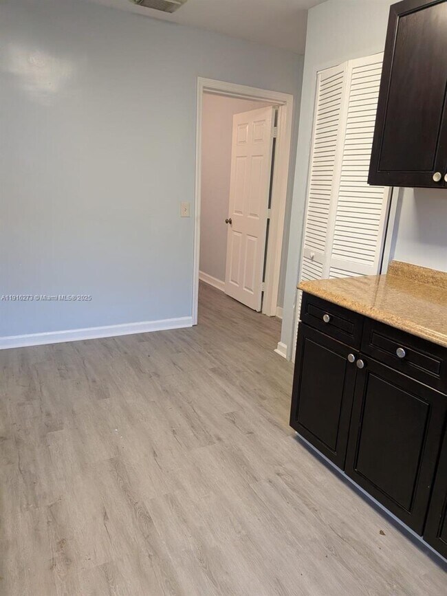 Building Photo - 2132 McKinley St