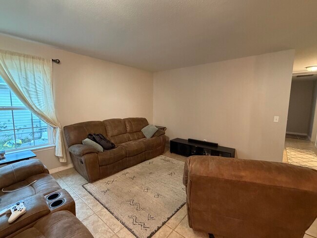 Building Photo - 138 Adams St