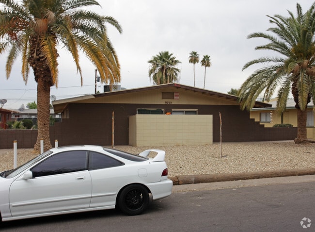Building Photo - 5930 W Keim Dr