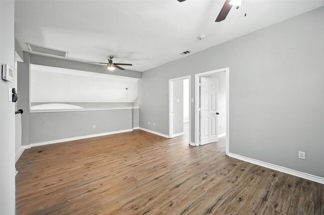 Building Photo - 312 Larkspur Ct