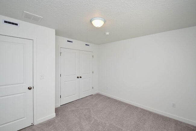 Building Photo - Spacious Saratoga Springs 4 Bed 3.5 Bath Corner Home with Stunning Views