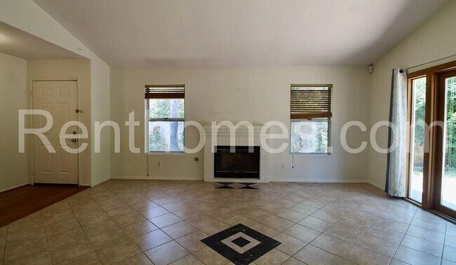 Building Photo - 1260 Corte Famosa