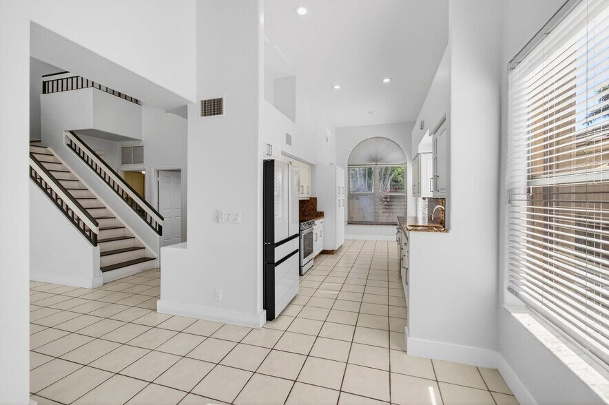 Building Photo - 7848 Travlers Tree Dr