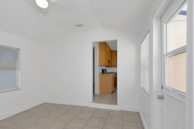 Building Photo - 5148 Tampa Bay Growth Fund 2 LLC