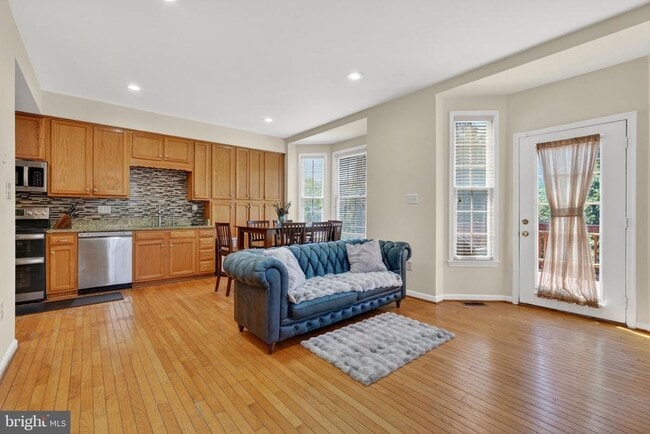 Building Photo - 8010 Readington Ct