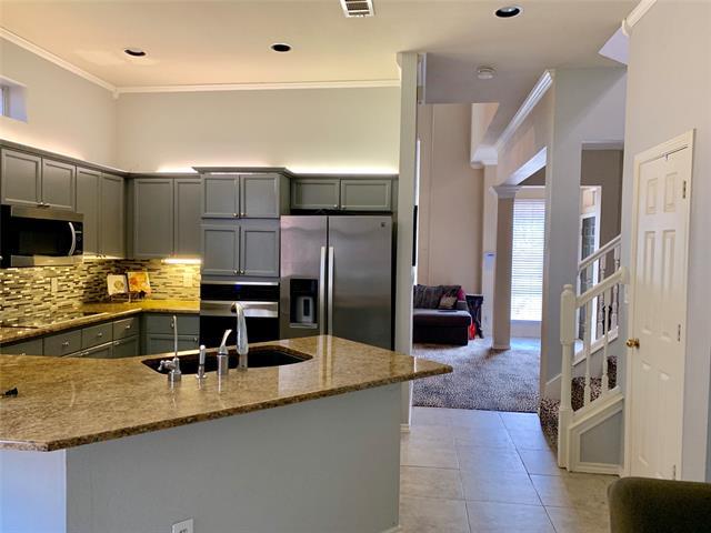 Building Photo - 5920 Rosebud Dr