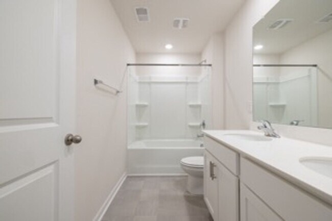 Building Photo - 4 Bedroom Home in Pendleton, SC