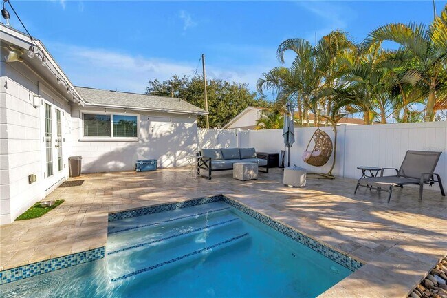 Building Photo - 354 74th Ave NE