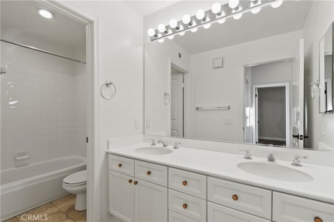 Building Photo - 10775 Mueller Ct