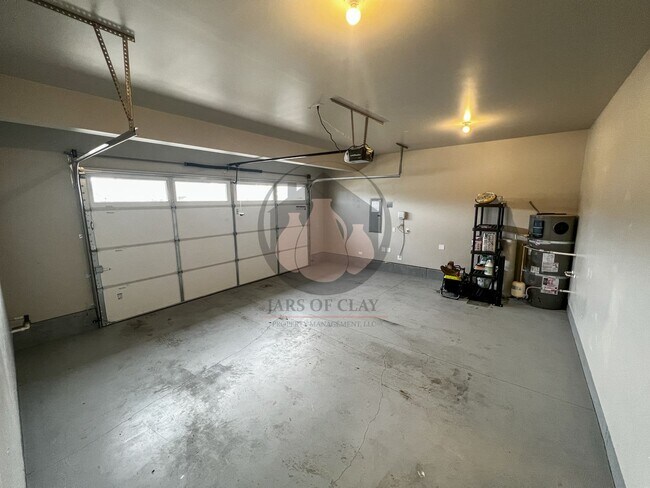 Building Photo - Beautiful Open Floor Plan Home in Dallas -...