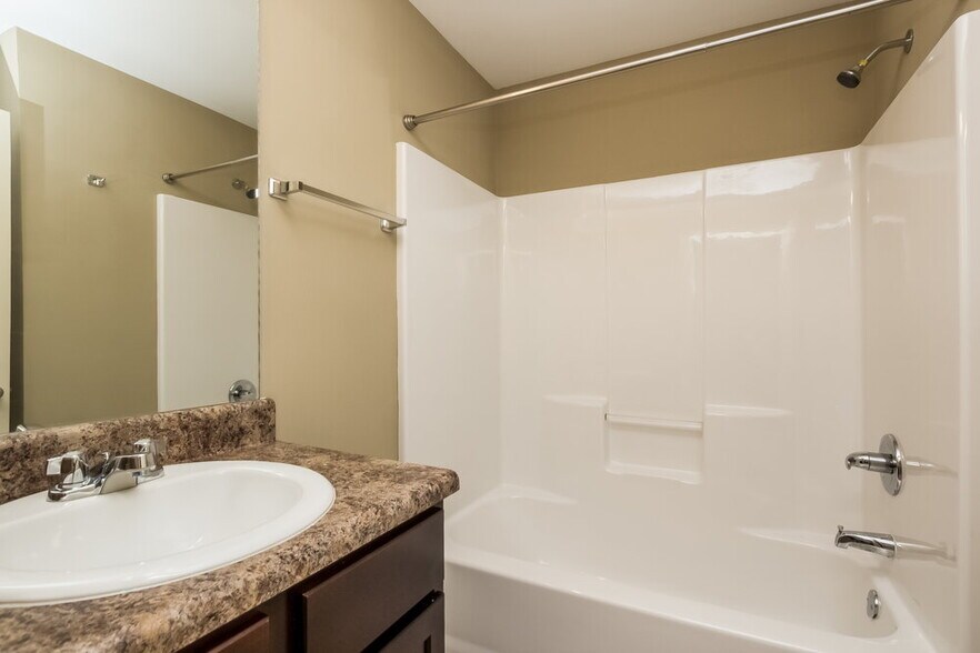 Building Photo - 338 Camellia Way