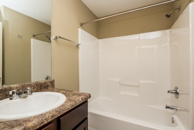 Building Photo - 338 Camellia Way