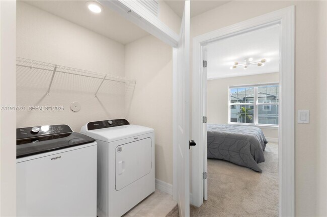 Building Photo - 2917 Olivia Ave