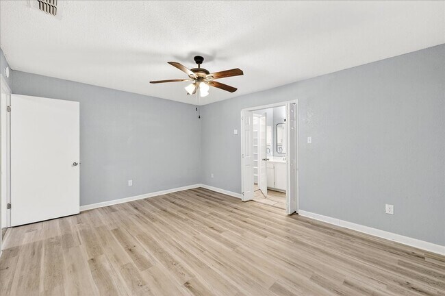 Building Photo - 1749 Dawn Breeze Dr