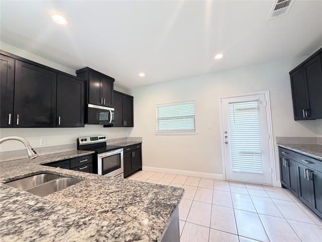Building Photo - 4901 Rimwood Dr