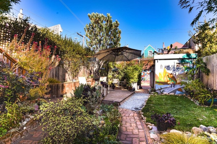 Rear Yard - 1135 Treat Ave