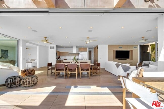 Building Photo - 25102 Malibu Rd