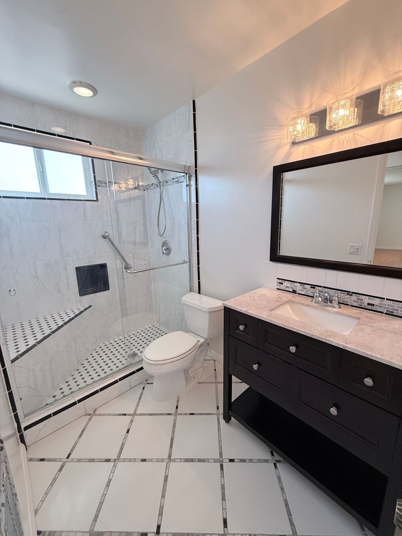 Building Photo - 4432 Franklin Ave