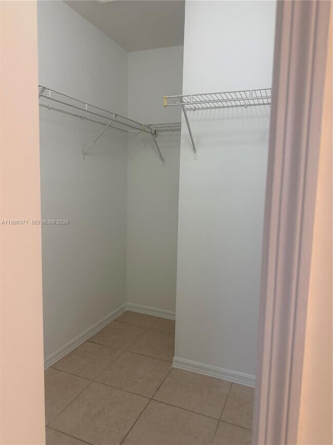 Building Photo - 2953 SE 15th Terrace