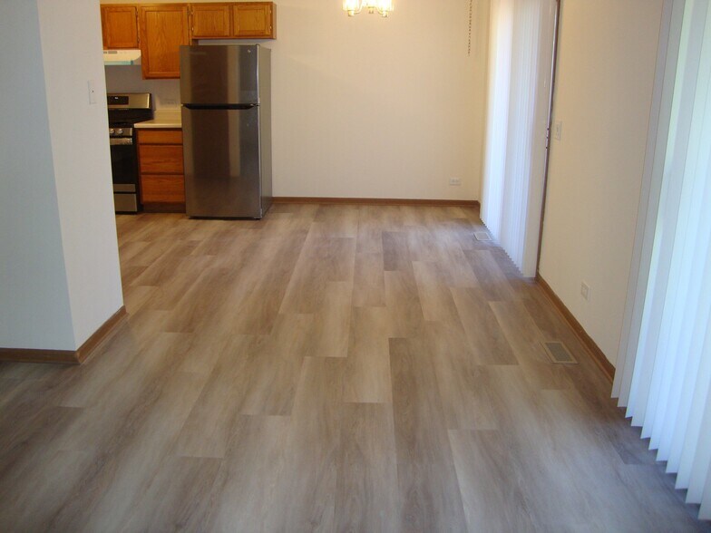 Building Photo - 295 Woodridge Cir