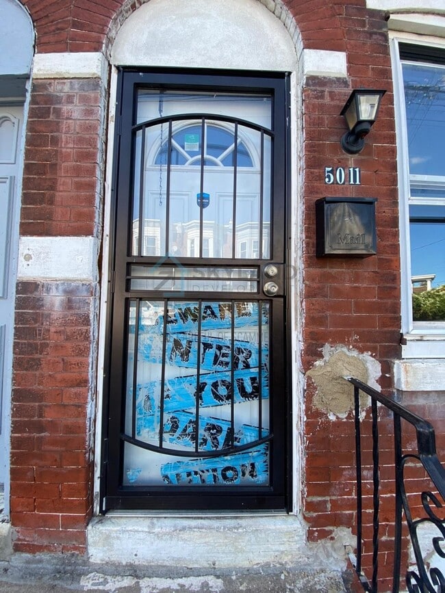 Building Photo - 5011 Jackson St